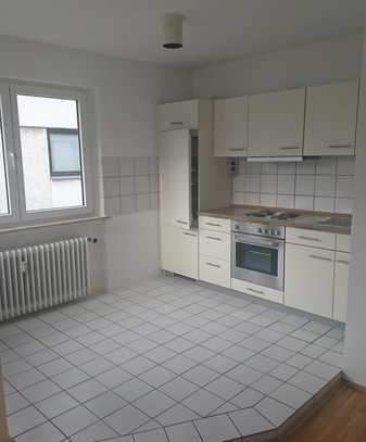 Helle 2-Zimmer-Wohnung mit Balkon und EBK in Mainz-Bretzenheim