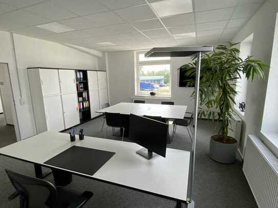 Kernsaniert und optional möbliert: Bürofläche (opt. +Lagerfläche) in ruhiger, verkehrsgünstiger Lage