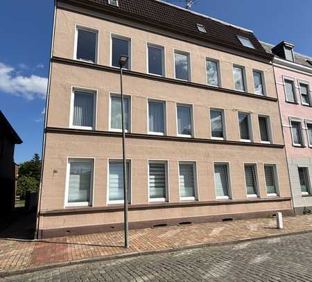 Gepflegtes Mehrfamilienhaus mit 5 Einheiten und viel Potential (RÖMBKE IMMOBILIEN KG)