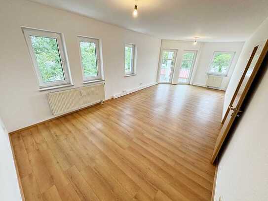 Frisch renoviertes 3 Zimmer Büro mit BLK, 2 WCs, Teeküche, Serverraum, Keller, Stellplatz in Perlach