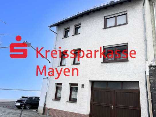 Wohnhaus m. Garage u. kleinem Garten in zentraler und ruhiger Wohnlage