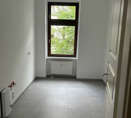 Im schönen Charlottenburg: Sanierte 1-Zimmer-Gründerzeit-Wohnung ++ Modernes Tageslichtbad ++