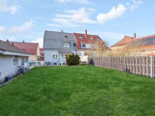 Doppelhaushälfte in Rheinstetten mit riesigem Garten oder Baugrundstück