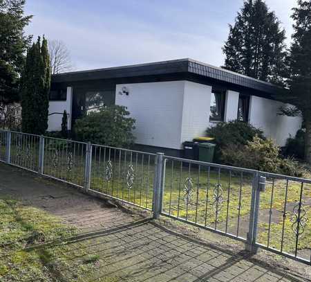 Schönes, leicht renovierbedürftiges Haus in Neumünster Faldera