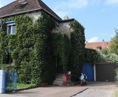 Gemütliche Doppelhaushälfte mit schönem Garten in Zentrumslage von Landau !