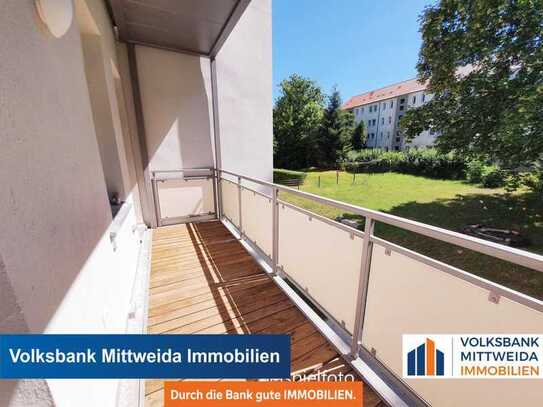 -Erstbezug-Hochwertig sanierte 4-Raum-Wohnung mit sonnigem Balkon!