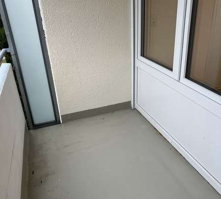 Erstbezug nach Sanierung mit Balkon: schöne 3-Zimmer-Wohnung in Böblingen