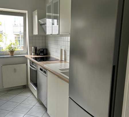 Helle 3-Zimmer-Wohnung mit Bad, Küche, Balkon in Wiesbaden-Schierstein