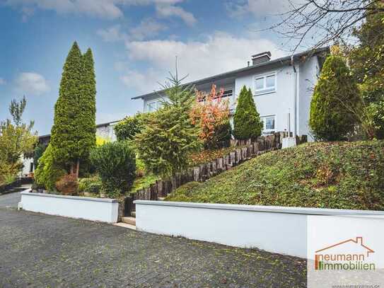 Modernisiertes Einfamilienhaus in ruhiger Lage mit riesiger Garage und Lagermöglichkeiten!