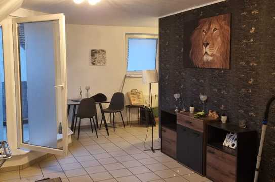 Freundliche 2-Zimmer-Dachgeschosswohnung mit Einbauküche in Aachen