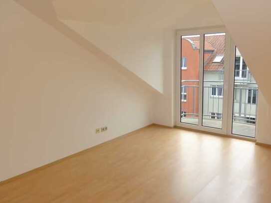Gemütlicher Rückzugsort im Dachgeschoss mit Balkon und Einbauküche!