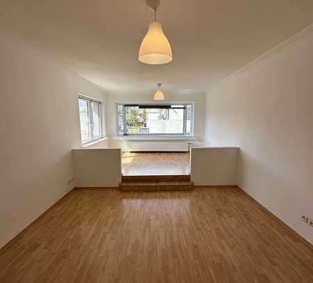 schöne 2 Zimmer Wohnung mit großer Dachterrasse in Hamburg Allermöhe