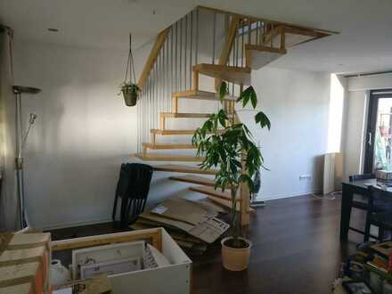 Gepflegte 3,5-Raum-Maisonette-Wohnung mit Balkon und Einbauküche in Wipperfürth