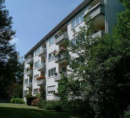 Familienwohnung im Erdgeschoss mit schönem Balkon!