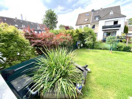 Idylle pur - charmantes Haus mit Apfelbaum im Garten und Doppelgarage sucht nette Famile