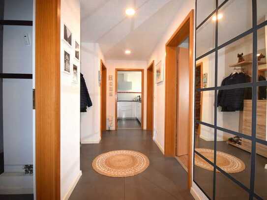 TOP*** Gepflegte 3-Zi.-Whg. mit Balkon und TG-Platz