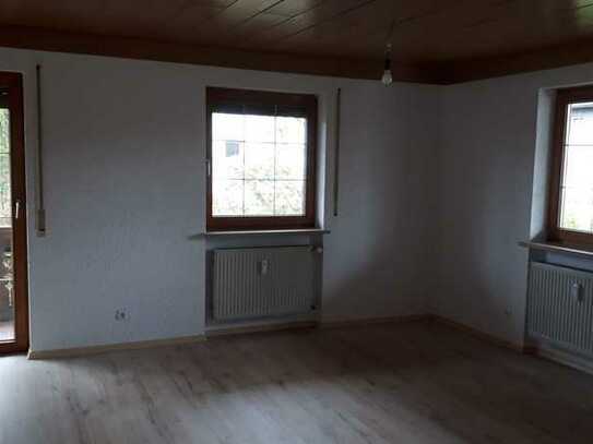 Viel Platz ab sofort... geräumige 3-Zimmer-Wohnung in Lenggries - bezugsfertig, frisch renoviert