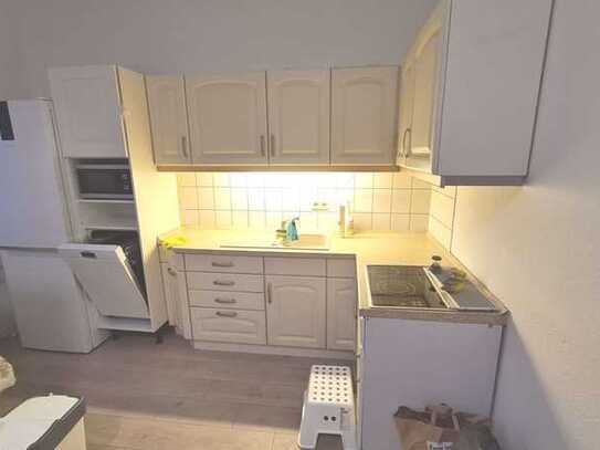 Ruhige kleine 1-Raum-Wohnung mit EBK in Stadtfeld Ost sucht Sie!