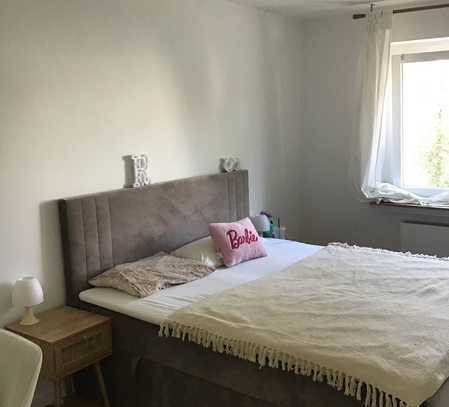 Perfekte Familienwohnung: Tolle 3 Zimmer Wohnung mit Balkon, ideal für eine kleine Familie.