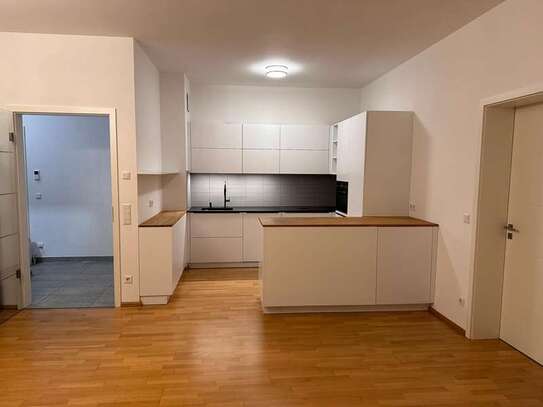 Geschmackvolle 2,5-Zimmer-EG-Wohnung mit EBK und Terrasse