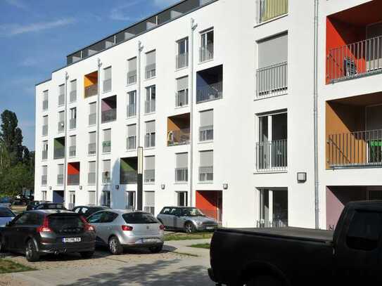 Helles WG-Zimmer in 2er Männer WG mit Terrasse