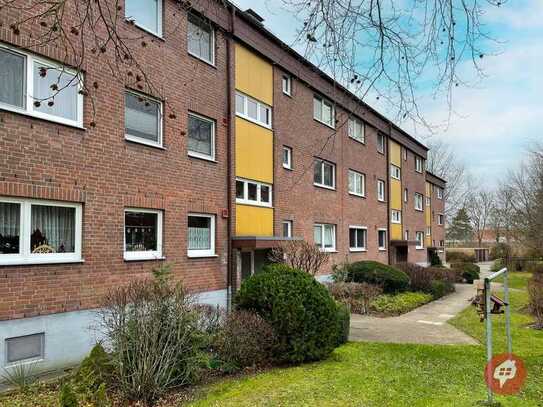 Im Hochparterre: Schön geschnittene 2-Zimmer Wohnung mit West-Loggia und Stellplatz