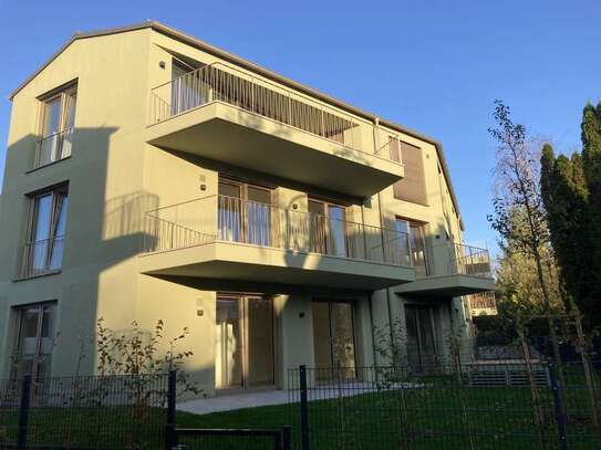 Außergewöhnliche 3-Zimmer-Wohnung zentral und am See gelegen mit gr0ßem Balkon mit Seeblick