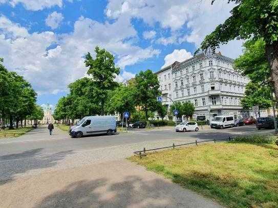 Geschmackvoll sanierte, sonnige 2 Zimmer am Schloß Charlottenburg. !!! Vollmöbliert !!! langfristig