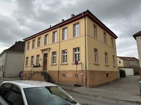 3 ZKB im alten Schulhaus in Neuhofen