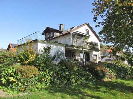 Wohnen und Bauen in gehobener Lage - 
Dreifamilienhaus mit großzügigem Grundstück!