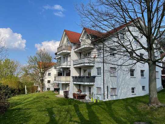 ZWEIRAUMWOHNUNG MIT FANTASTISCHEM WEITBLICK, ZWEI BALKONEN, BAD MIT FENSTER, STELLPLATZ