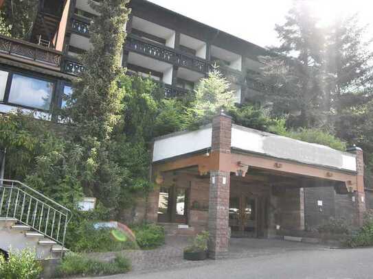 **Hotel mit viel Potenzial**Ein wahres Schmuckstück mit Blick auf die Burg von Bad Liebenzell**