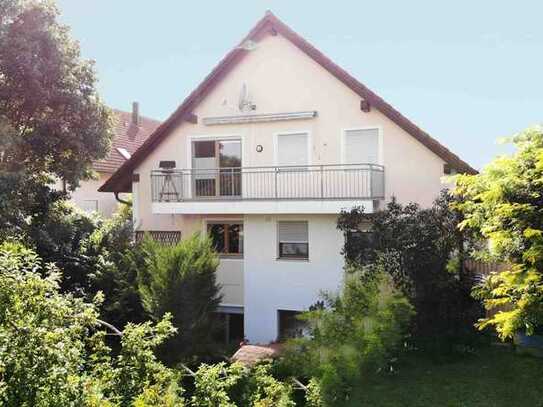 Wohlfühl Oase in Bad Abbach: Stilvolle Maisonette mit Blick ins Grüne!