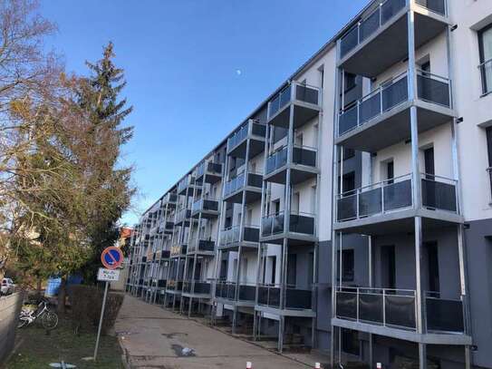 Tolle Wohnung im Erdgeschoss mit toller Ausstattung und Balkon !