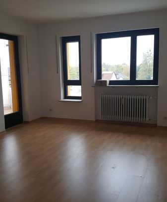 Neu renovierte 3-Zi.-Wohnung Lerchenauer See