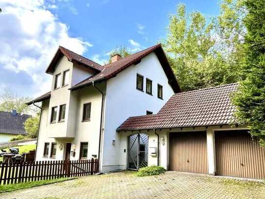 Idyllisches Einfamilienhaus in absolut ruhiger Waldrandlage in Hachen – Naturnähe und Potenzial