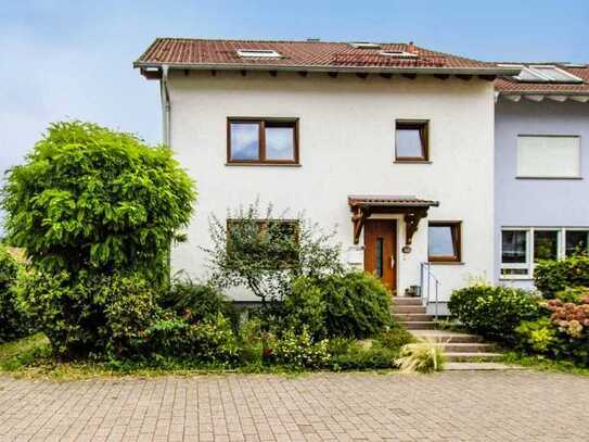 Eigenheim mit Garten und einem Carport in naturnaher Lage