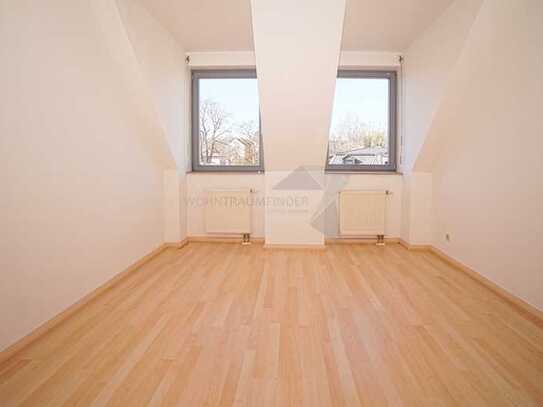 Romantische 3 Raum DG-Wohnung mit Aufzug und TG-Stellplatz