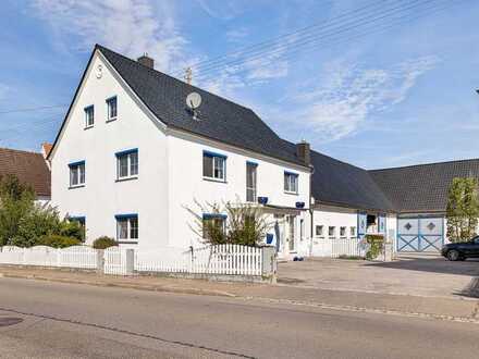 Saniertes Hofanwesen mit Pferdeboxen und kleiner Reitanlage