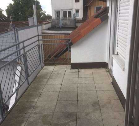 Frei werdende Dachgeschosswohnung mit Balkon und TG Stellplatz