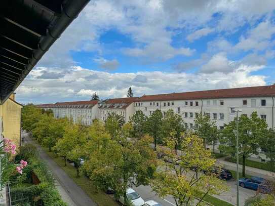 ** Gelegenheit ** vermietete 3-Zimmer-Wohnung im schönen & gut angebundenen Neuharlaching ***