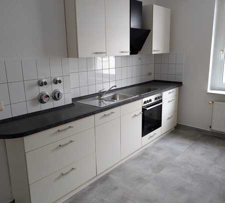 Saniert: 3-Raum-Wohnung mit EBK & Balkon !!!