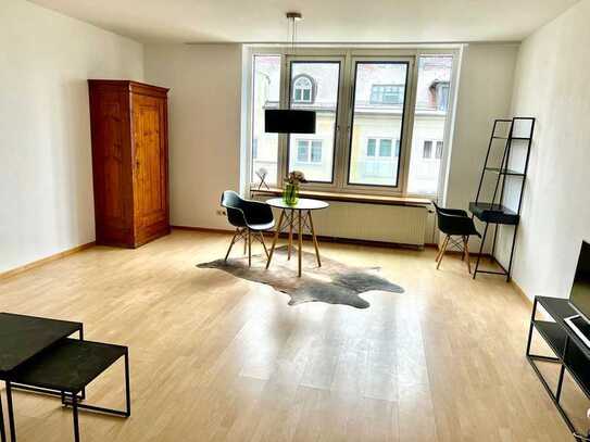 Stilvolle 1-Zimmer-Wohnung in Bestlage Lehel – Traumhafter Blick auf die Frauentürme!