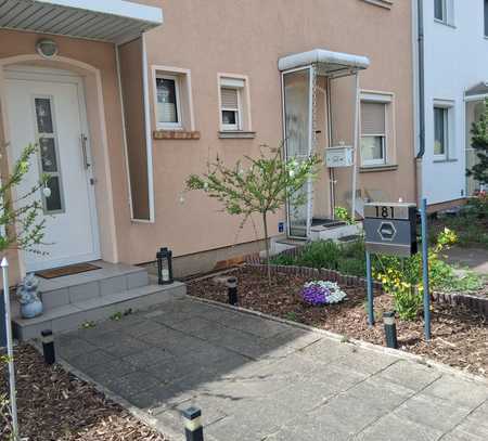 Reihenhaus, 4 Zimmer, 120m2, Garten und Stellplatz