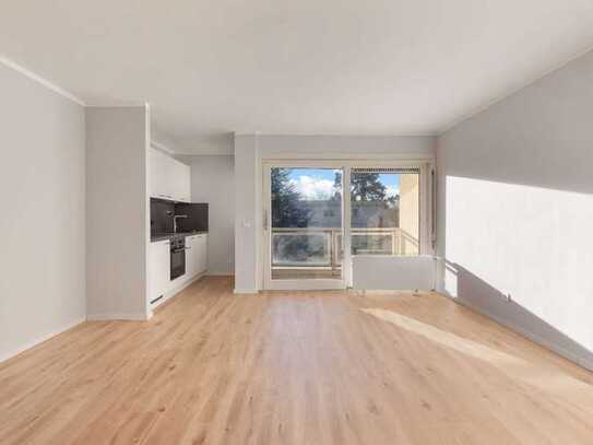 ERSTBEZUG: Hochwertig sanierte Wohnung mit Einbauküche!