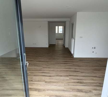 Helle 3-Zimmer-Wohnung mit Balkon und Kfz-Stellplatz in Karlsruhe