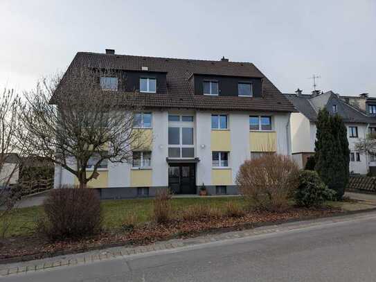 Perfekt für 2 Freundliche und gepflegte 2-Raum-DG-Wohnung in Leichlingen / Witzhelden