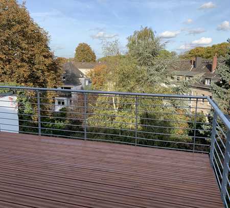 +++ DACHGESCHOSSLIEBHABER AUFGEPASST - WOHNUNG MIT GROßEM BALKON +++