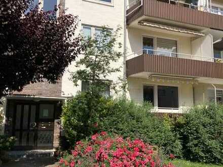 Freundliche und kernsanierte 4-Zimmer-Wohnung mit Balkon in Hildesheim