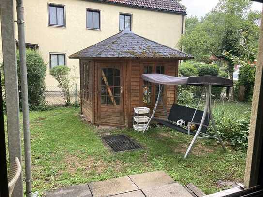 Gepflegte 2-Zimmer-Wohnung mit Garten und Einbauküche in Ottobrunn